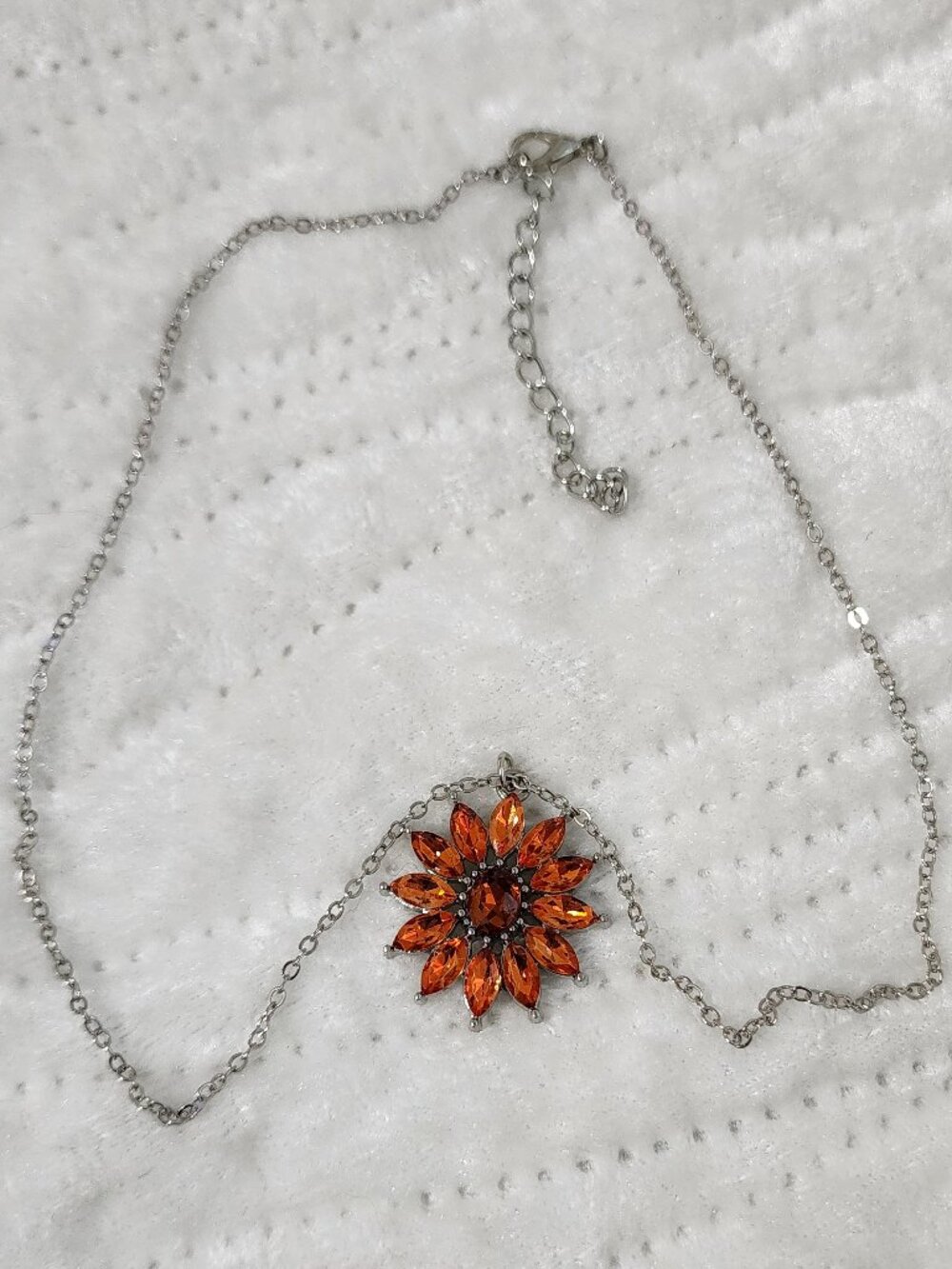 Brand Unknown, Starburst Pendant on a 17 1/2" Chain Including Extender